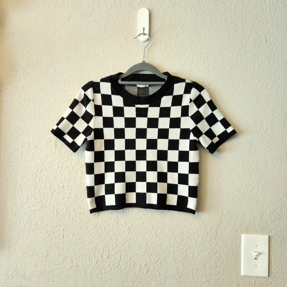 Checkered Black and White Knit Top - Picture 1 of 3